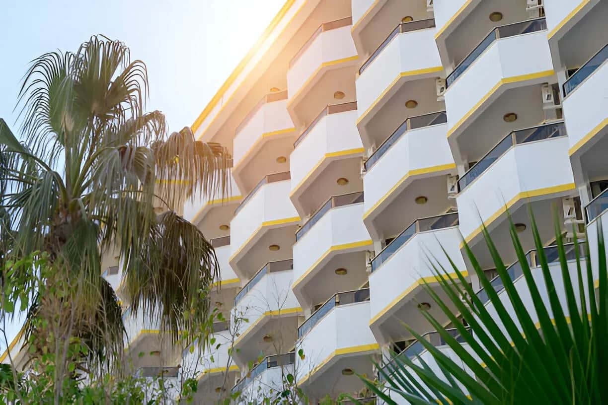 Doba hotelowa: Jak liczyć noclegi i uniknąć ukrytych kosztów?