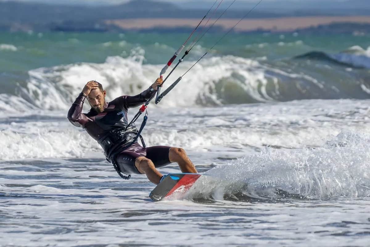 Kitesurfing Chorwacja: Gdzie i kiedy? Odkryj idealny spot!