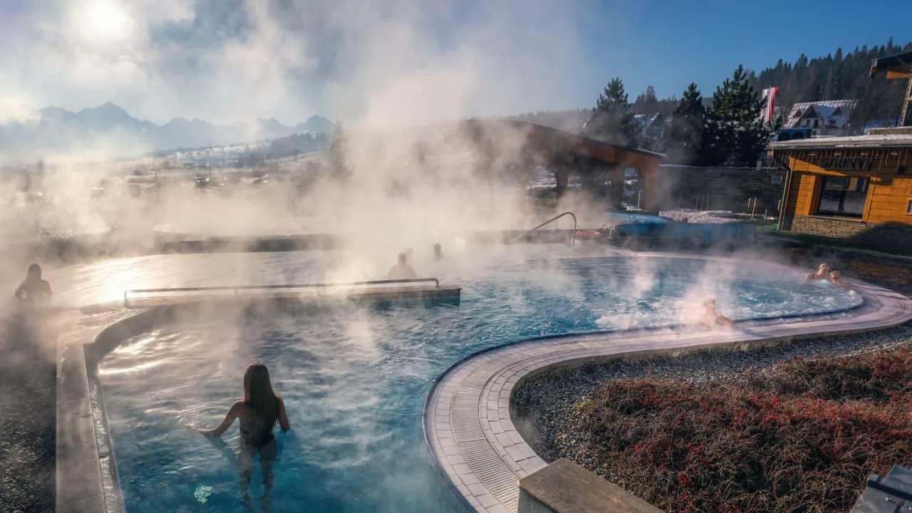 Białka Tatrzańska: Atrakcje na każdą porę roku - Narty, Termy, Góry